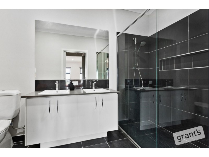 9 Petworth Rise, Officer VIC 3809