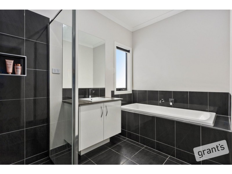 9 Petworth Rise, Officer VIC 3809