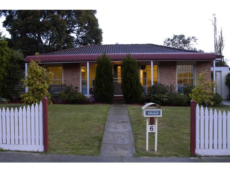 6 Bemersyde Drive, Berwick VIC 3806