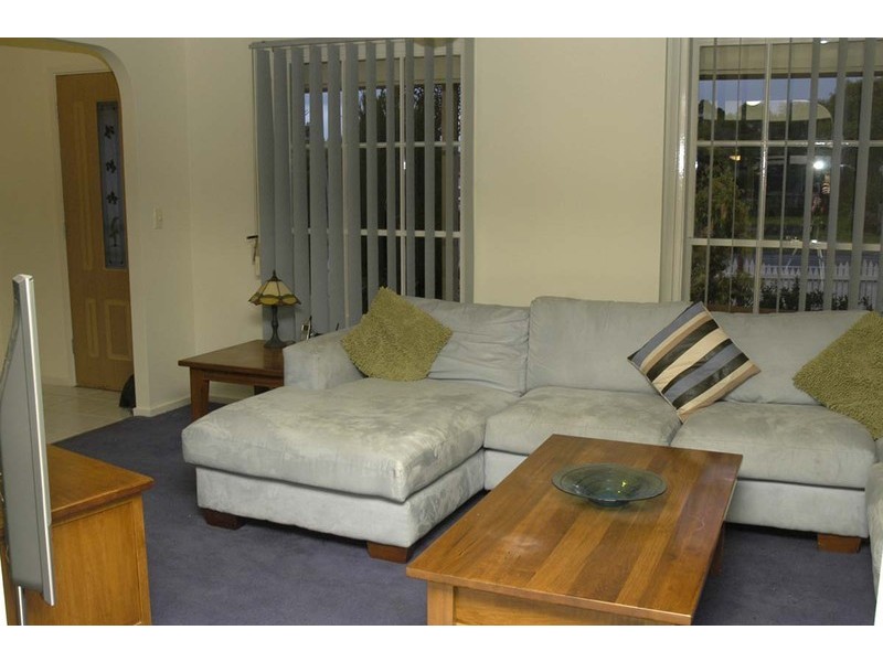 6 Bemersyde Drive, Berwick VIC 3806