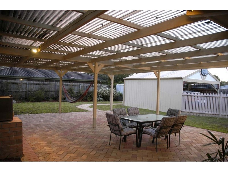 6 Bemersyde Drive, Berwick VIC 3806