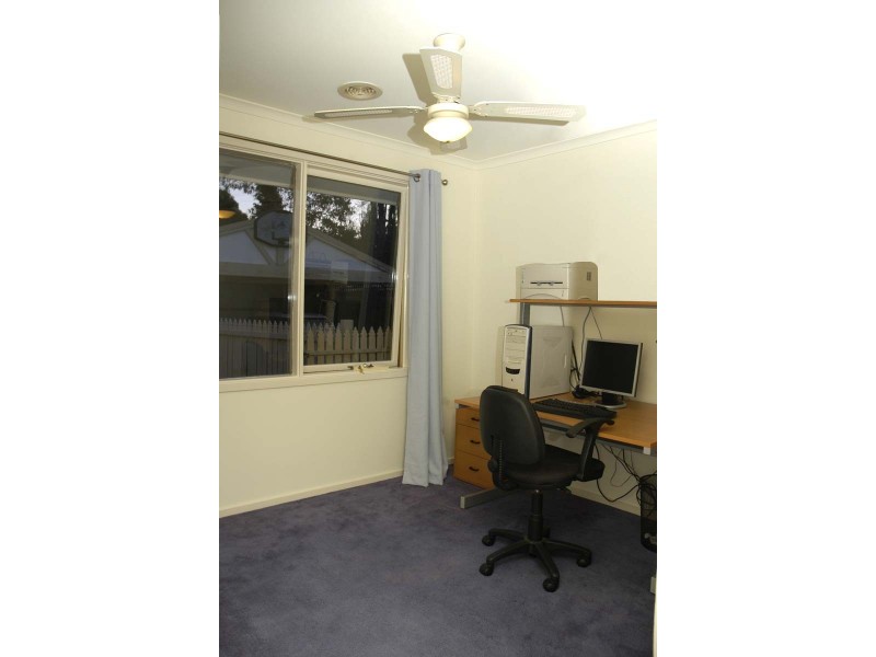 6 Bemersyde Drive, Berwick VIC 3806