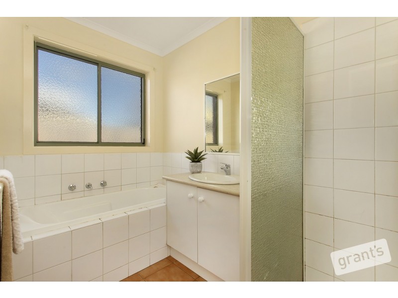 3 Kinsale View, Berwick VIC 3806