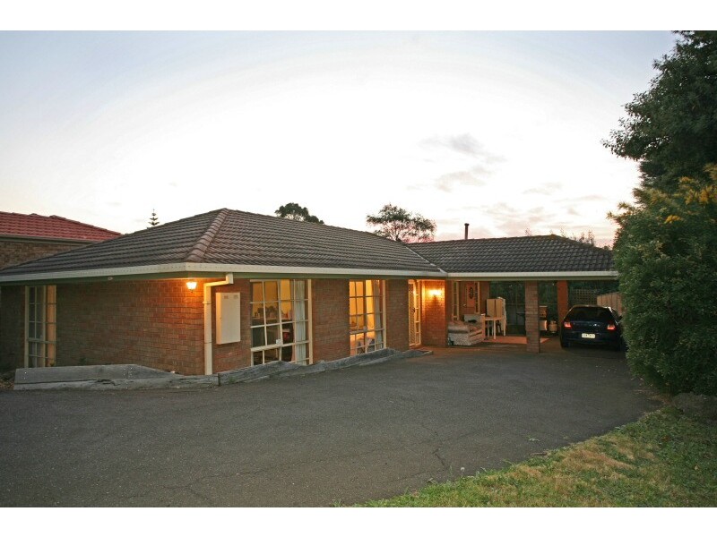 56 Strathavan Drive, Berwick VIC 3806