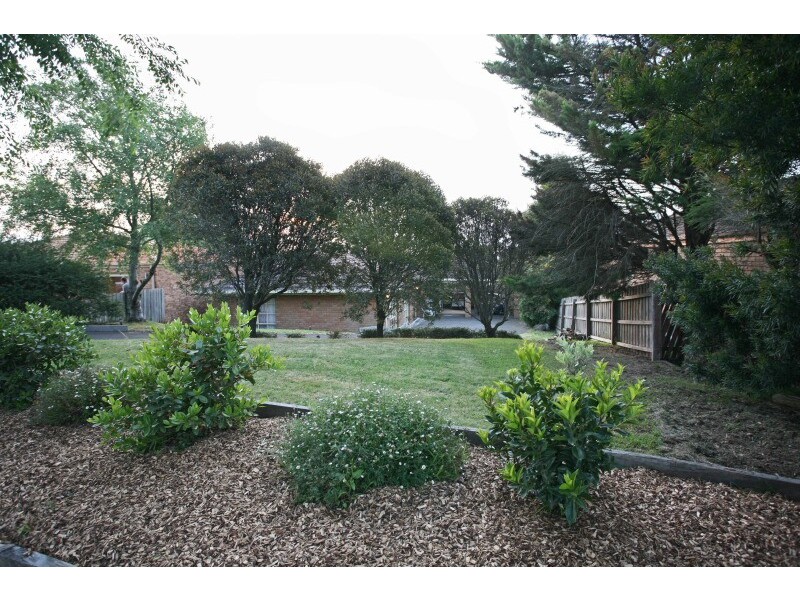 56 Strathavan Drive, Berwick VIC 3806