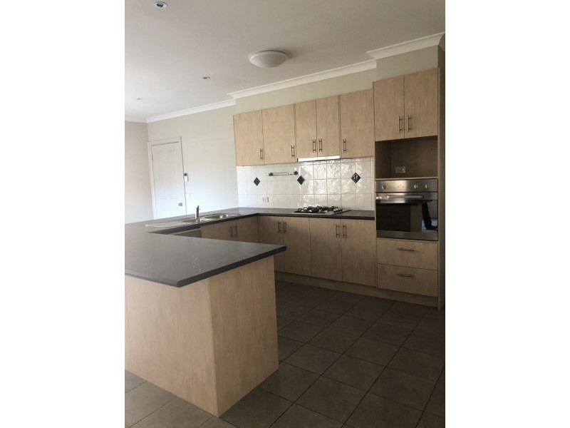 3 Misty Close, Berwick VIC 3806