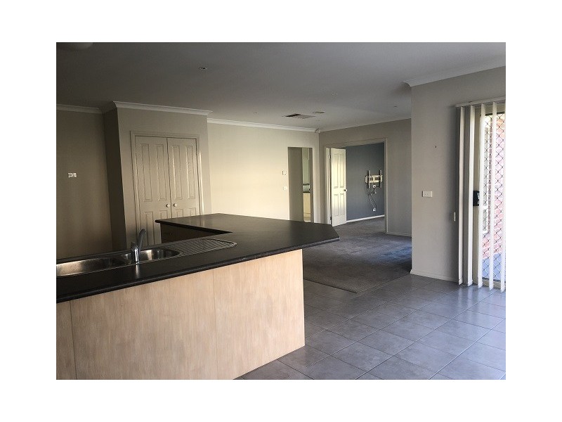 3 Misty Close, Berwick VIC 3806