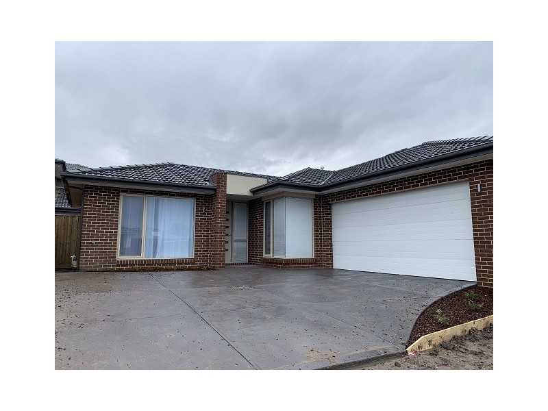 2/9 Pettit Close, Berwick VIC 3806