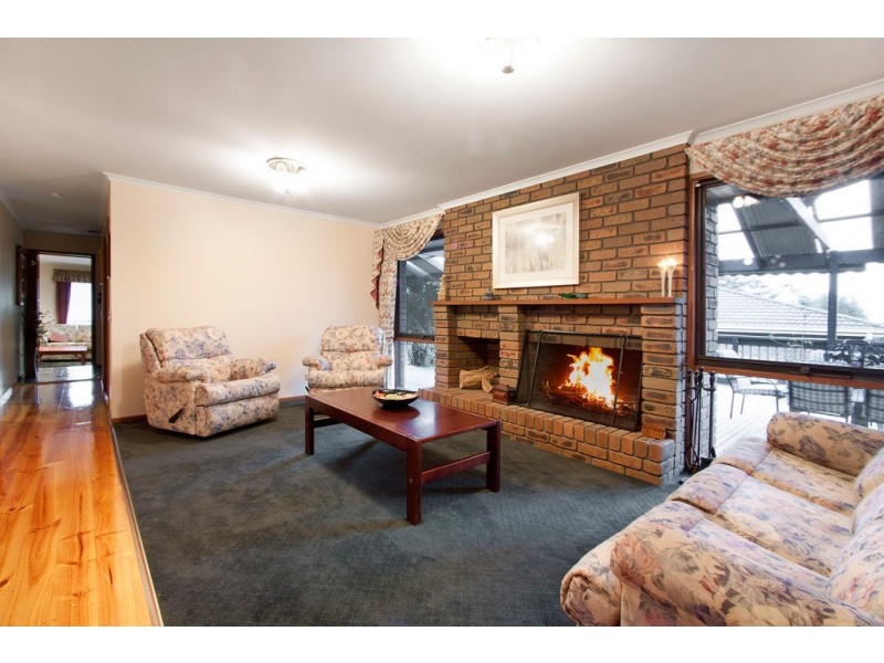 50 Balmain Drive, Berwick VIC 3806