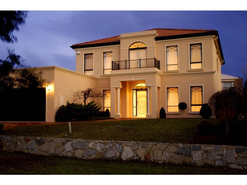 37 Highfielde Avenue, Berwick VIC 3806