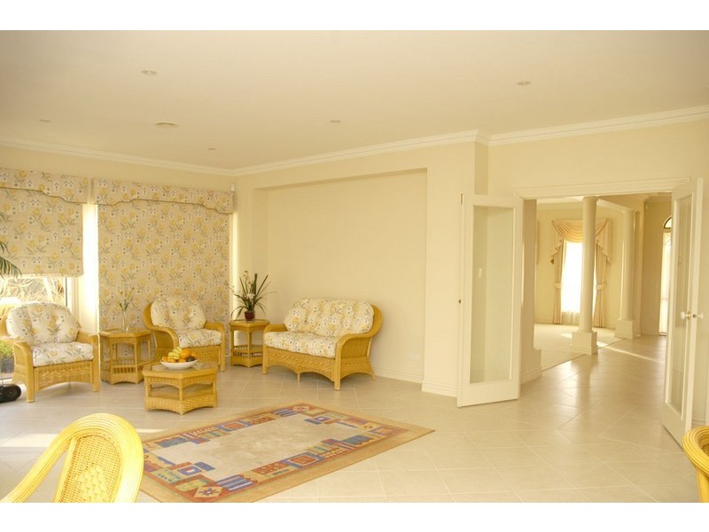 37 Highfielde Avenue, Berwick VIC 3806