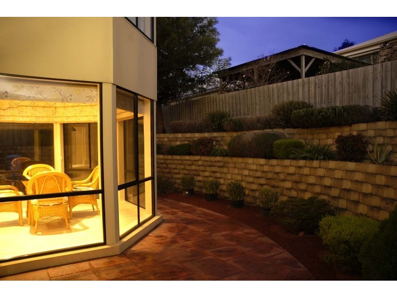 37 Highfielde Avenue, Berwick VIC 3806