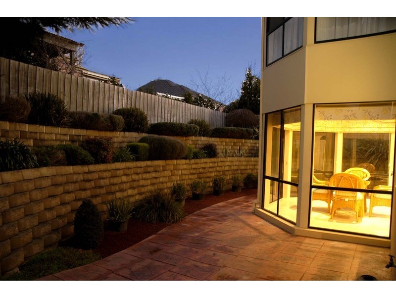 37 Highfielde Avenue, Berwick VIC 3806