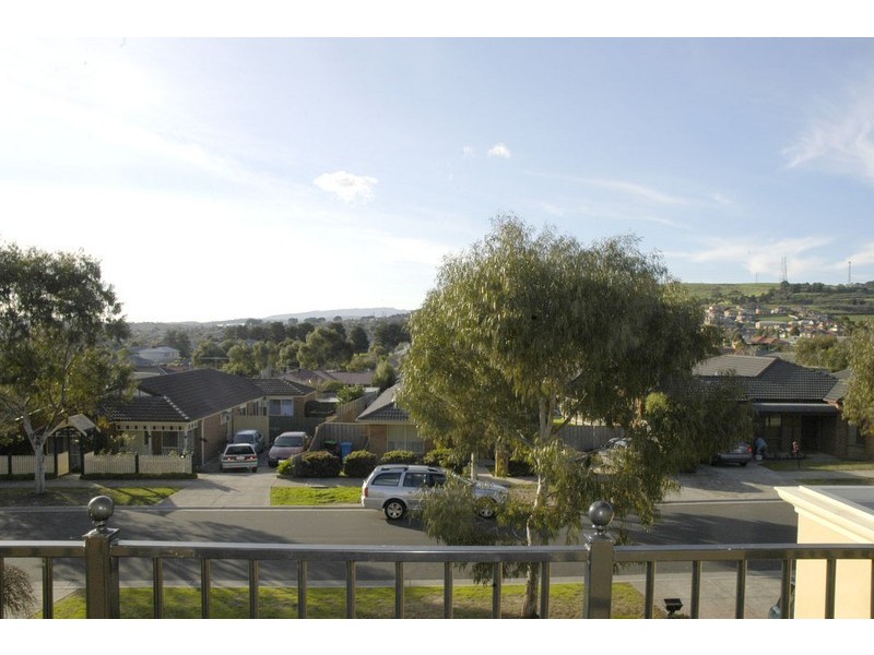 37 Highfielde Avenue, Berwick VIC 3806