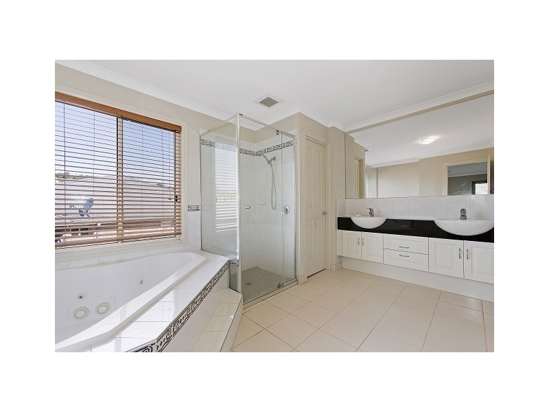 3 Grosvenor Place, Narre Warren North VIC 3804