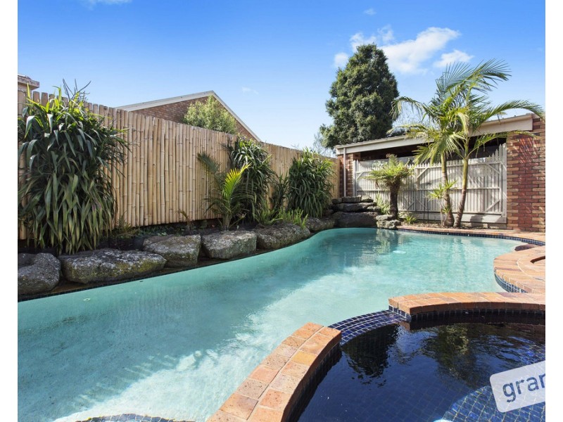 21 County Drive, Berwick VIC 3806