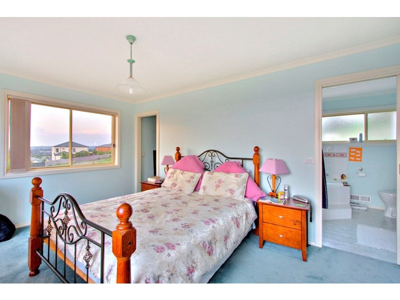 24 Milfull Court, Narre Warren VIC 3805