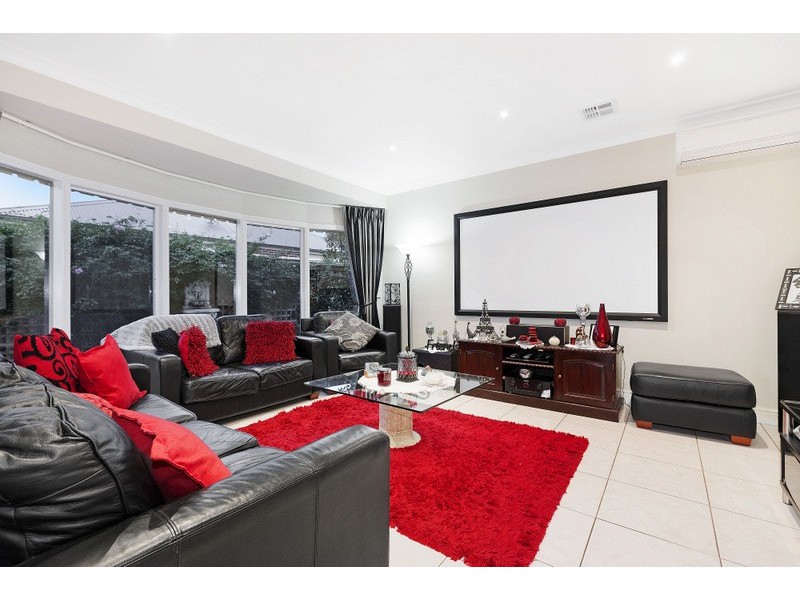 6 April Close, Berwick VIC 3806