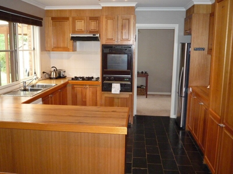 21 Michael Court, Berwick VIC 3806