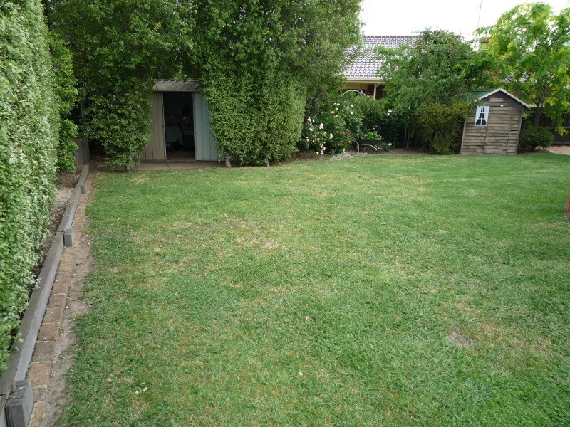 21 Michael Court, Berwick VIC 3806