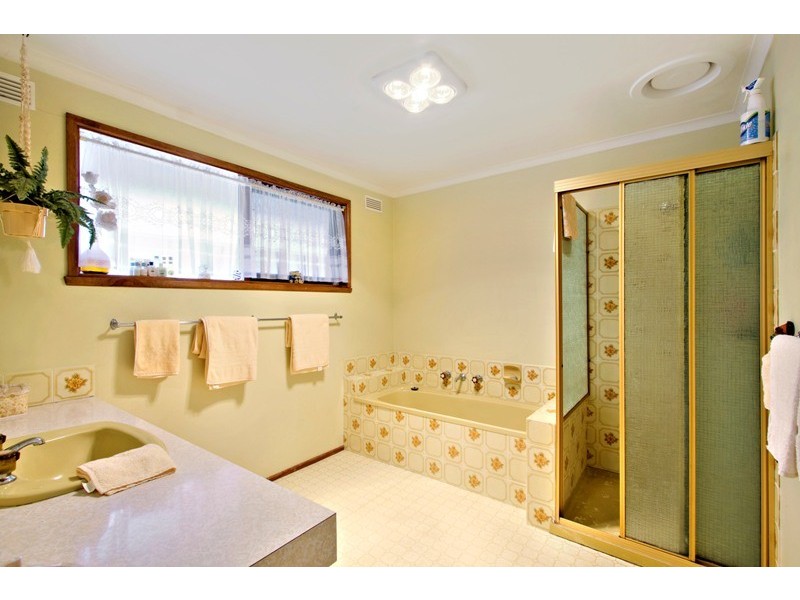 23 Outlook Drive, Berwick VIC 3806