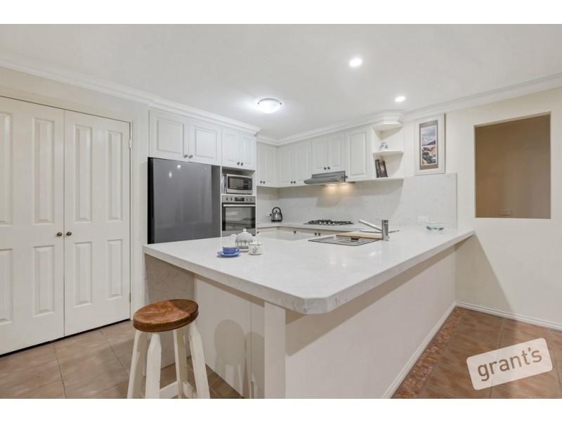 9 Whisken Way, Berwick VIC 3806