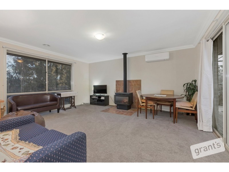 9 Whisken Way, Berwick VIC 3806