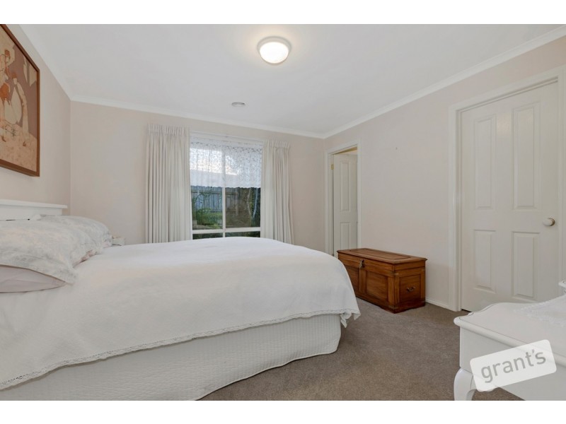 9 Whisken Way, Berwick VIC 3806