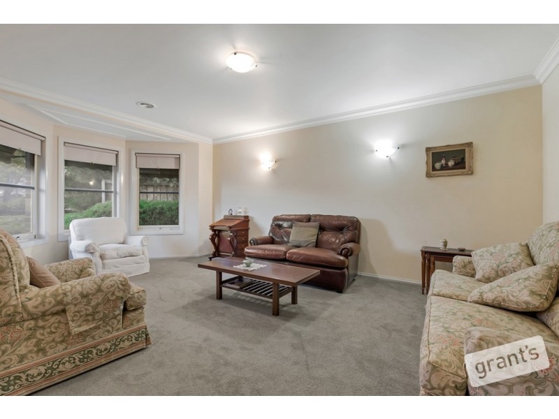 9 Whisken Way, Berwick VIC 3806