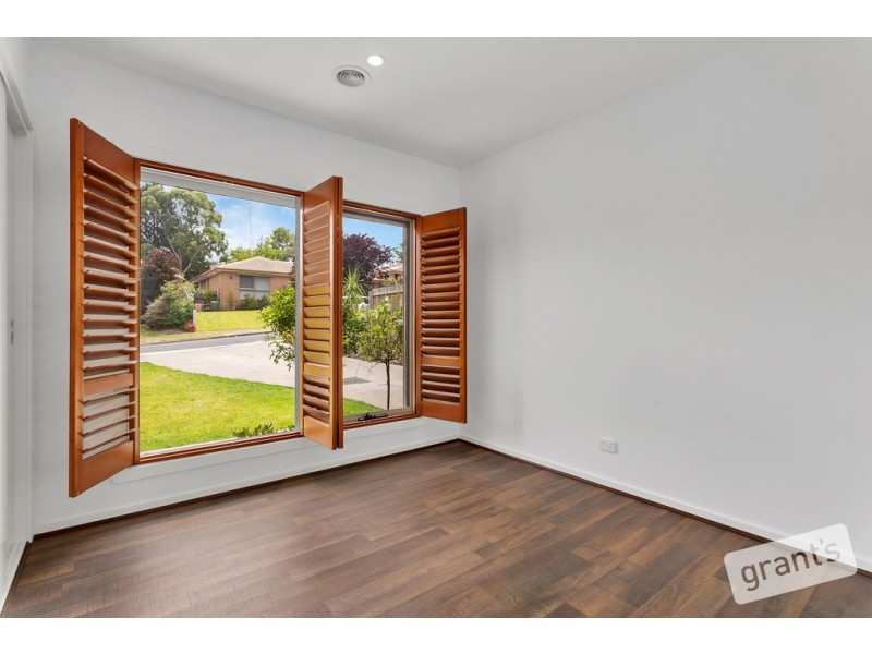 1/19 Michael Court, Berwick VIC 3806