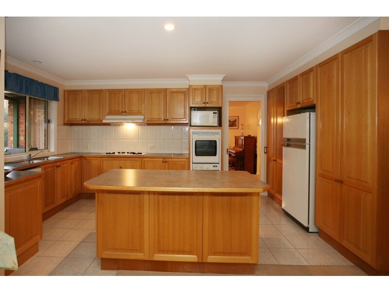 86 Telford Drive, Berwick VIC 3806