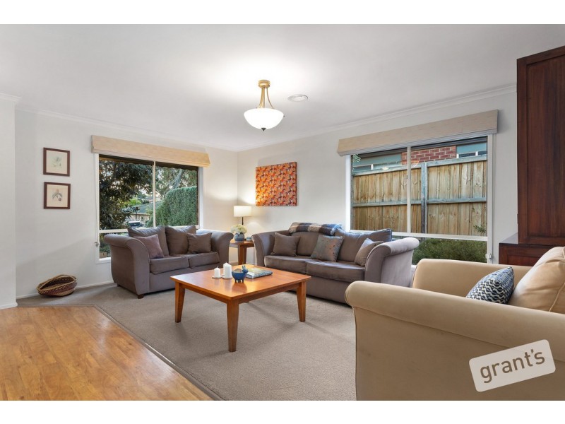 8 Cullen Close, Berwick VIC 3806