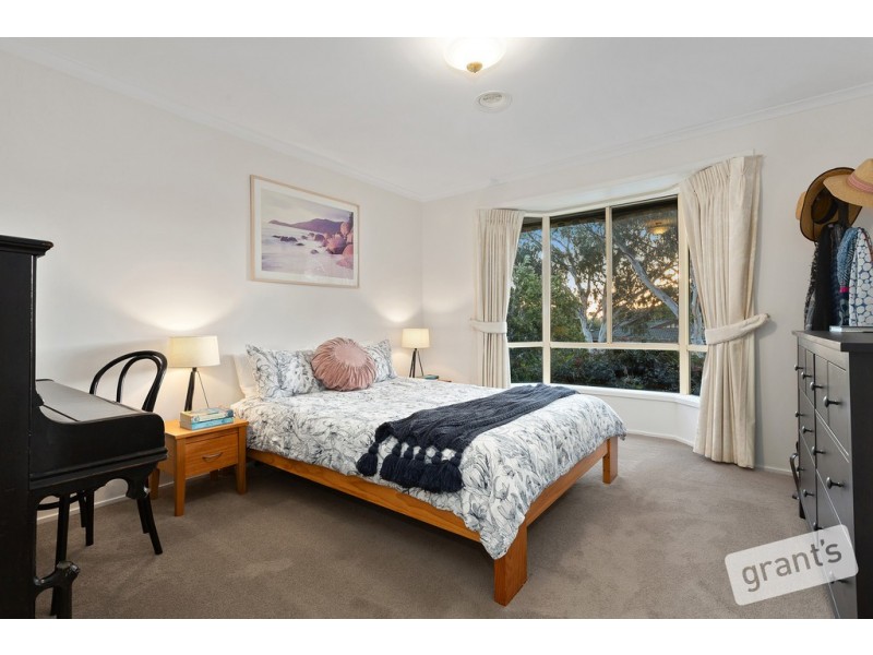 8 Cullen Close, Berwick VIC 3806