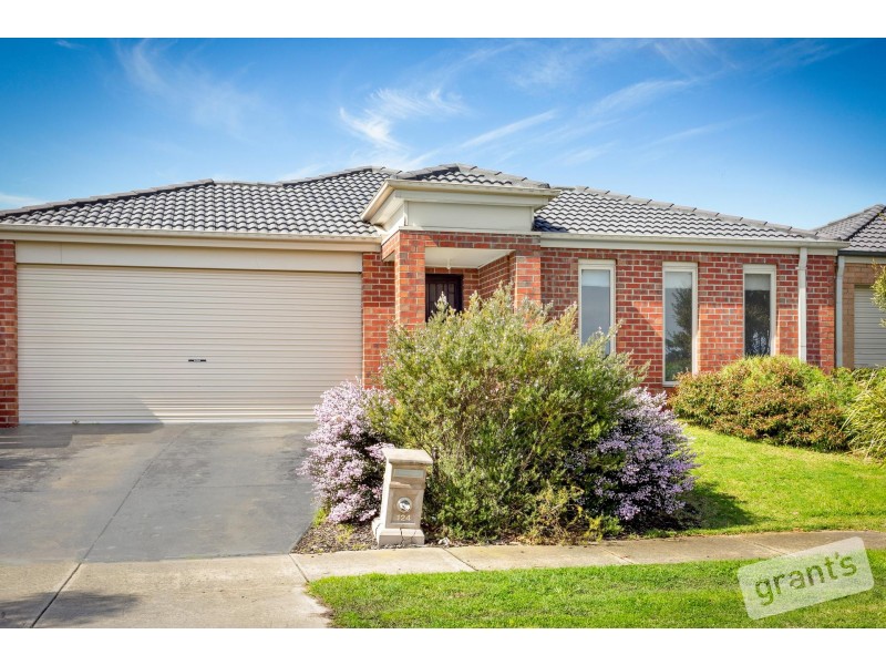 124 William Thwaites Boulevard, Cranbourne North VIC 3977