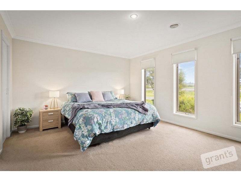 124 William Thwaites Boulevard, Cranbourne North VIC 3977