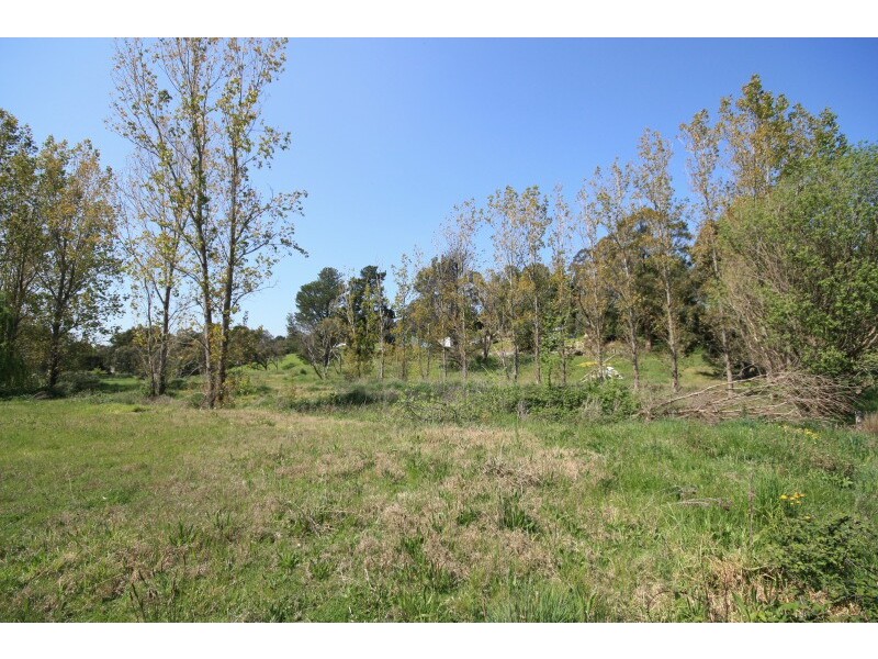 8 Glismann Road, Beaconsfield VIC 3807