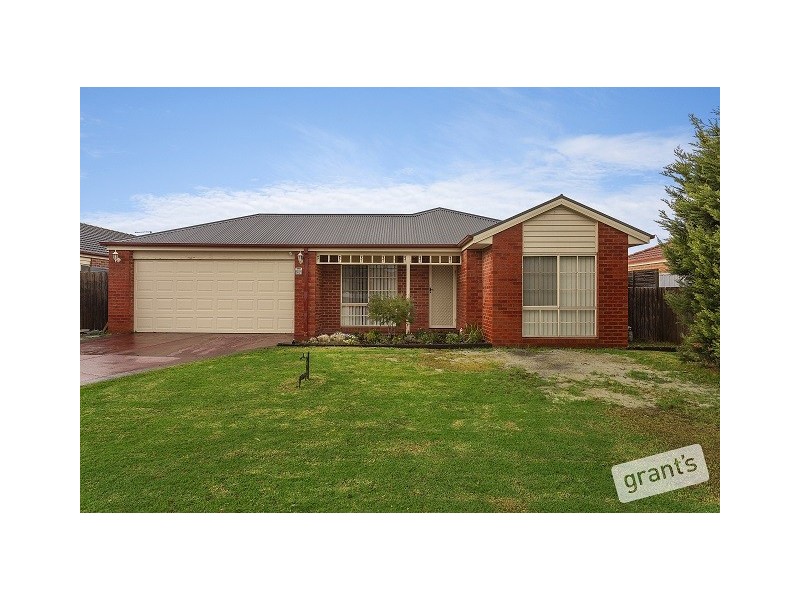 11 Fenton Pace, Narre Warren South VIC 3805