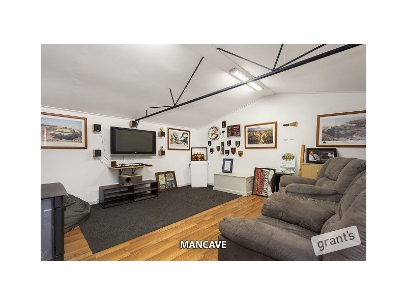 11 Fenton Pace, Narre Warren South VIC 3805