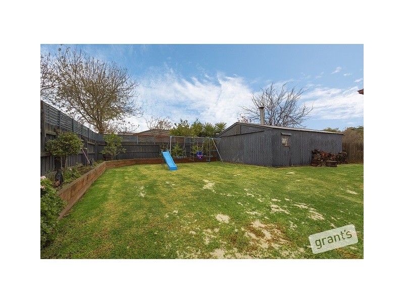 11 Fenton Pace, Narre Warren South VIC 3805