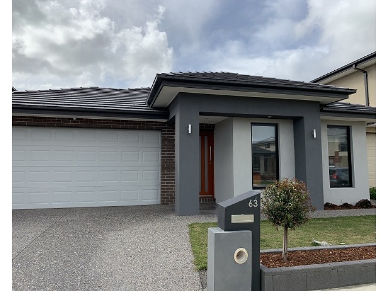 63 Warmbrunn Crescent, Berwick VIC 3806