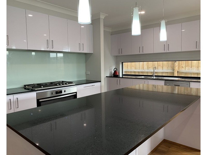 63 Warmbrunn Crescent, Berwick VIC 3806