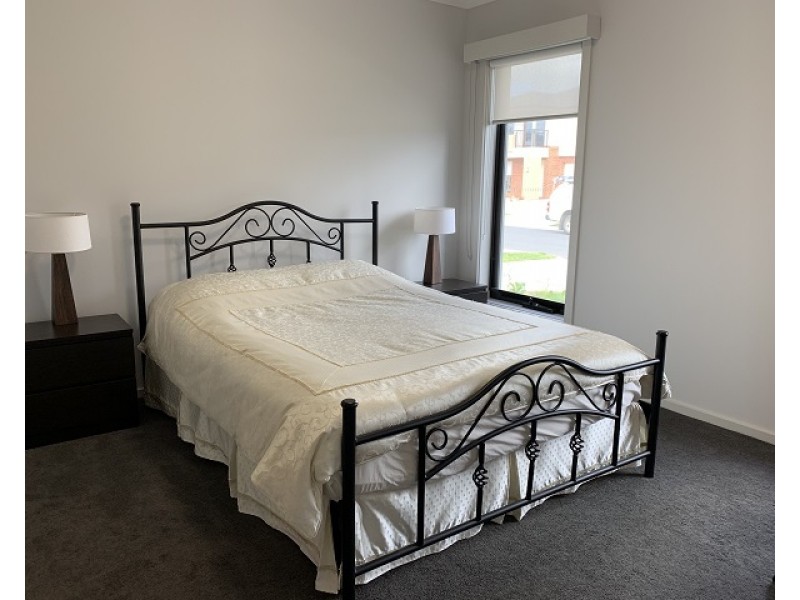 63 Warmbrunn Crescent, Berwick VIC 3806