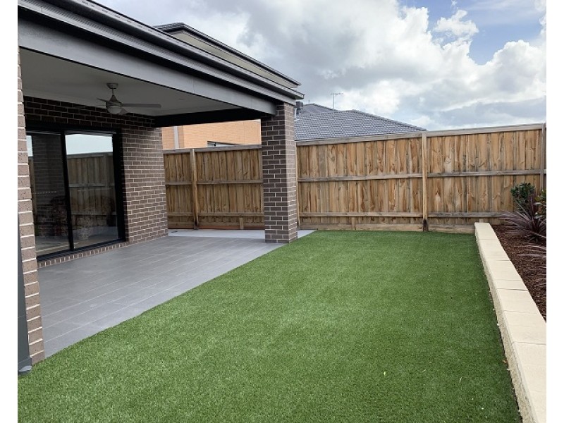 63 Warmbrunn Crescent, Berwick VIC 3806