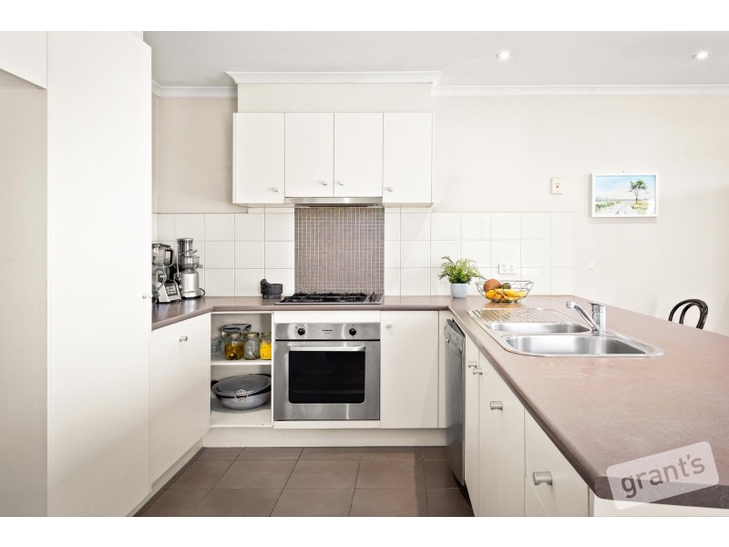 31 Melzak Way, Berwick VIC 3806