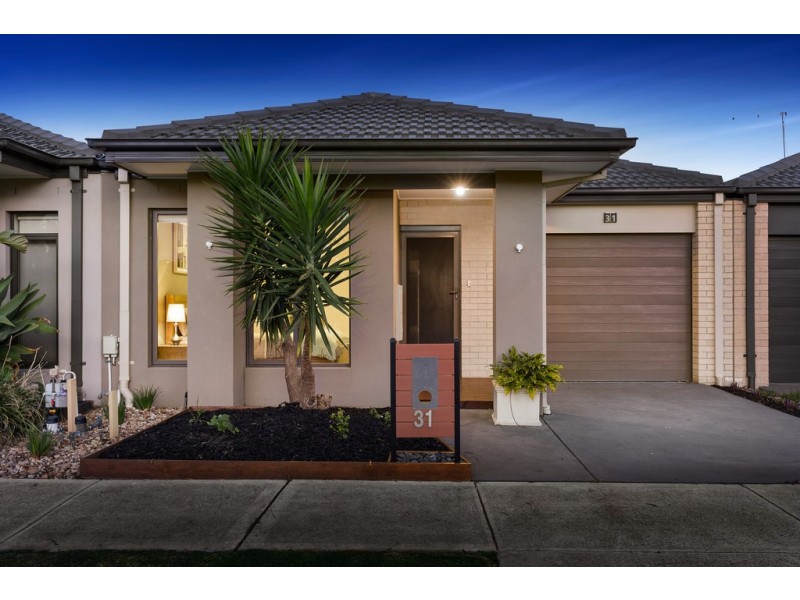 31 Artfield Street, Cranbourne East VIC 3977