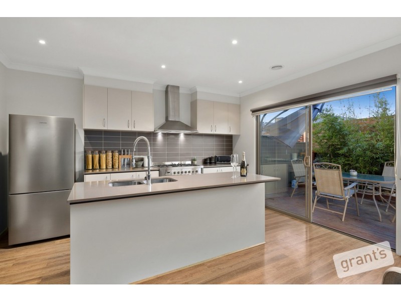 31 Artfield Street, Cranbourne East VIC 3977