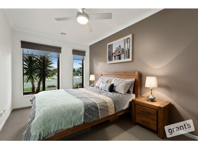 31 Artfield Street, Cranbourne East VIC 3977