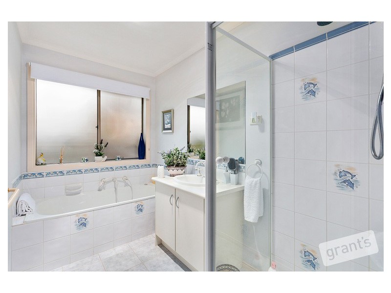 20 Deakin Court, Berwick VIC 3806