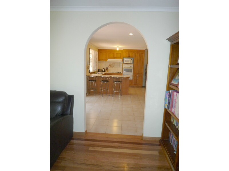 4 Camden Court, Berwick VIC 3806