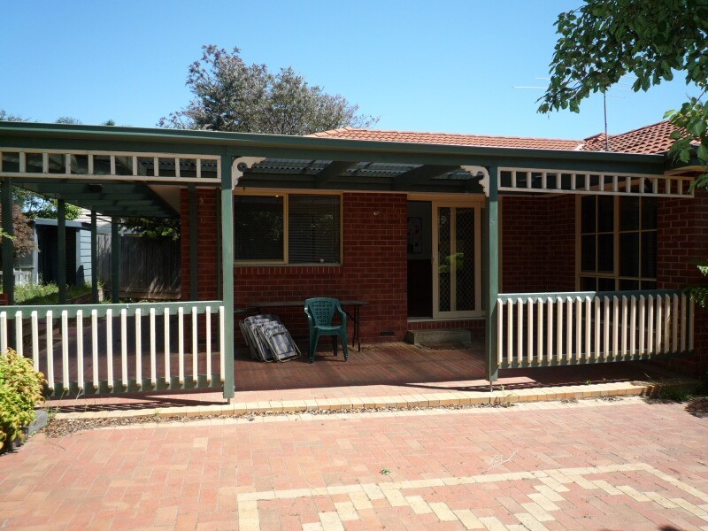 4 Camden Court, Berwick VIC 3806